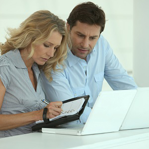 couple working online